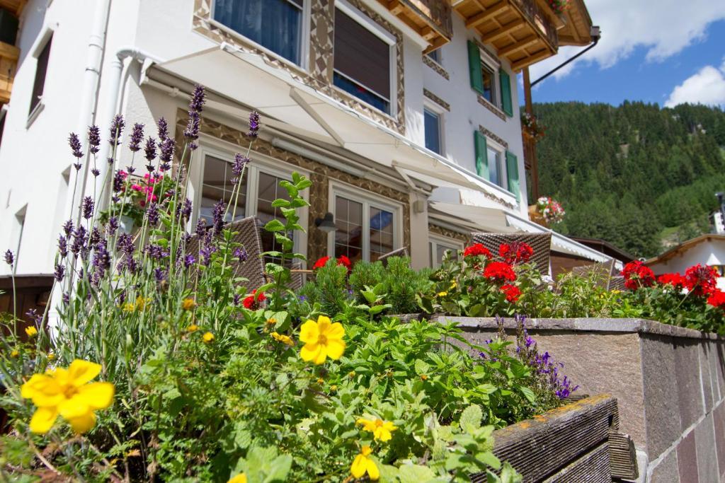 Chalet Madrisa コルヴァーラ・イン・バディーア エクステリア 写真